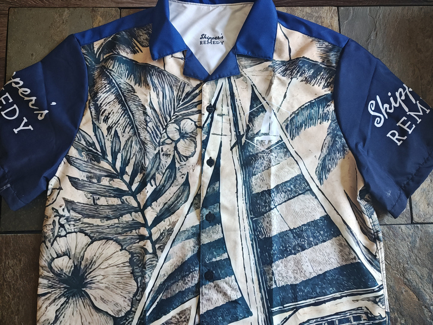 Skipper's Remedy Aloha sailboat - Unisex button shirt