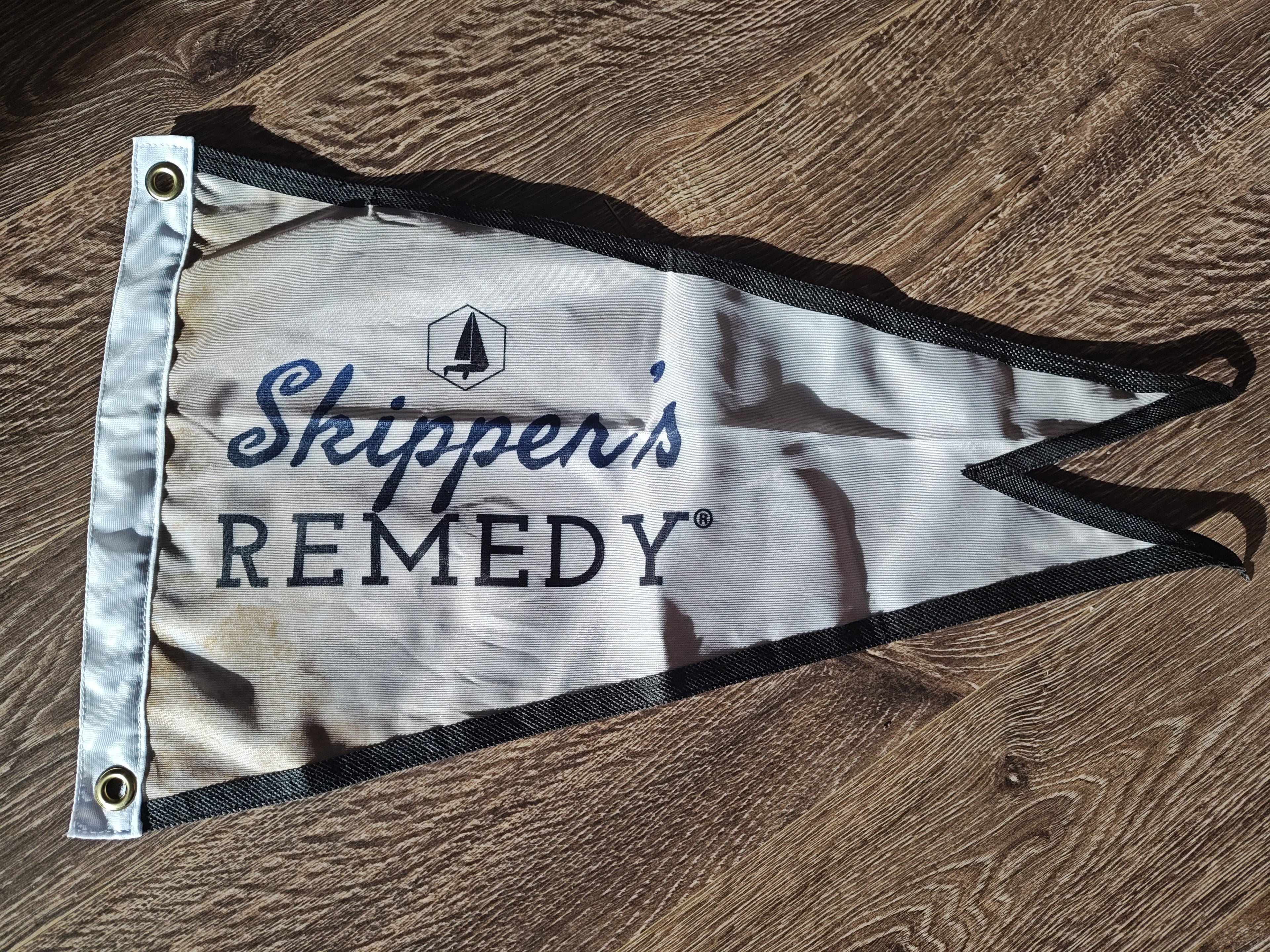 Skipper's Remedy Burgee Flag: 1.5ft by 1ft