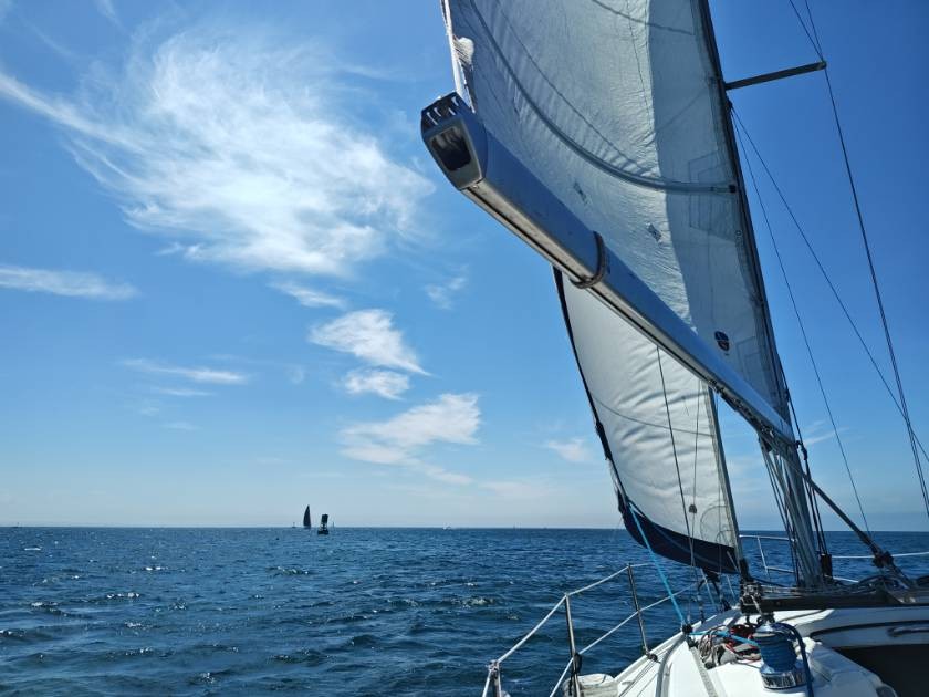 Sailing on a starboard tack